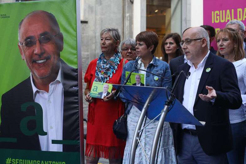 Antonio Morales presenta sus 450 medidas para el Cabildo de Gran Canaria (Foto TA)